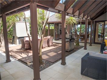Calianne - Superb Beachfront Architecture - Far North