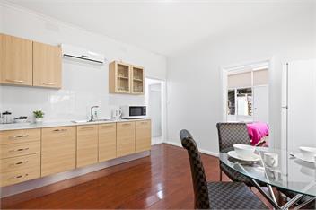 20++ Guests !! Rent Entire Pub for the Night - Echuca