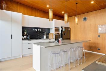 Beachside Sanctuary – Otaki Beach Holiday Home - Otaki Beach