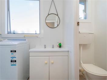 Coastal Break Bach (Bachcare) - Whangamata