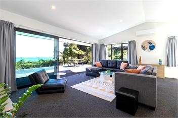 Glass Horizon (Bachcare) - Ruthherglen