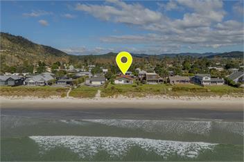 MATARANGI BEACH FRONT - RICHARDSONS - Whitianga