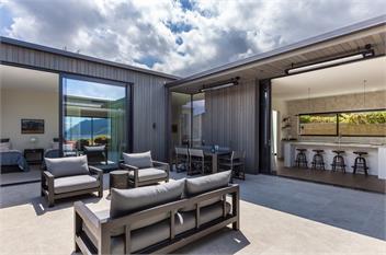 Lochside – Luxury Lakeside living in Kinloch - Taupo