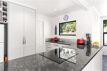 Hill Cottage (Bachcare) - Featherston