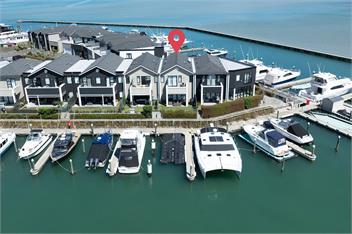 High End “Waterfront” Marina Villa - Tairua