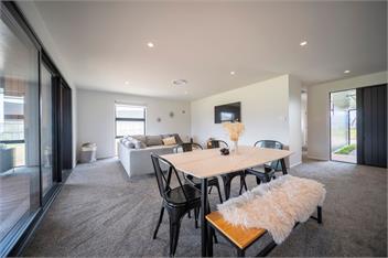 Breaksea Basecamp (Bachcare) - Te Anau