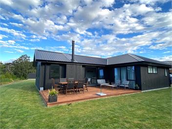 Modern home in central Wānaka - Wanaka