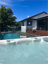 Large Family Home with pool and next to park - Wanaka