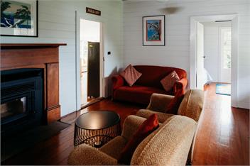 Hidden Beachfront Cottage on a Private Beach - Whangarei Heads
