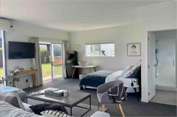 Sunny Coastal Escape w/ Views, Studio & Family Space - Pauanui