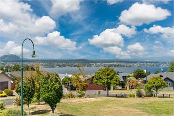 Lake View Bliss (Bachcare) - Acacia Bay