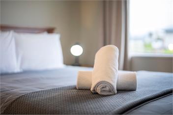 Fiordland Getaway (Bachcare) - 