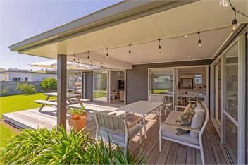 Within Reach - Coastal Escape - Cooks Beach - 