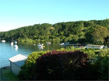 Waterfront Bach, 913 Acacia Bay Road, Taupo - Taupo