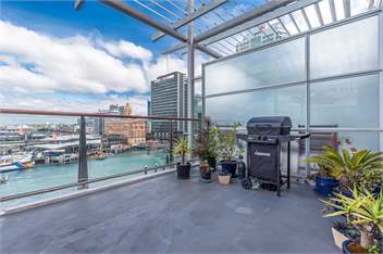 Waterfront Indulgence Voted BEST CITY APARTMENT - Auckland