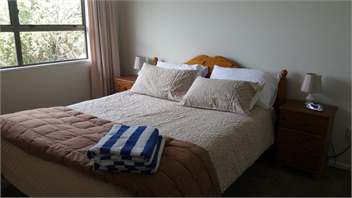 'Olde Beach Villa'  Waikanae. A wonderful ocean-view beach house - Waikanae