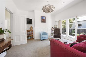 Villa Maitai - Central Nelson Holiday Home - Nelson