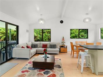 Spacious Lake Tarawera Retreat – Ideal for Groups, Families & Team Getaways - Rotorua