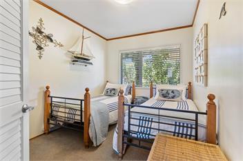 A REJUVENATING HOLIDAY ON RANFURLY - WHANGAMATA