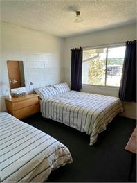 Whanga beach front (Surfside Six) - Whangamata