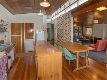 Sixties Cedar Bach (Bachcare) - Kuratau