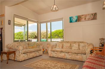 Surf Beach Views (Bachcare) - Whangamata