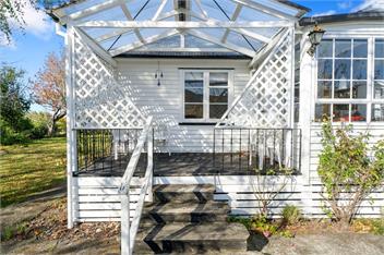 Centrally Located (Bachcare) - Greytown