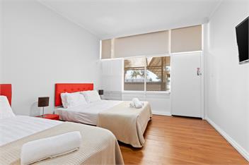 20++ Guests !! Rent Entire Pub for the Night - Echuca