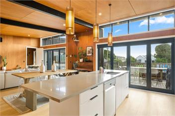 Beachside Sanctuary – Otaki Beach Holiday Home - Otaki Beach