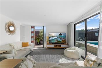 Sun Kissed Pool Villa (Bachcare) - Mangawhai