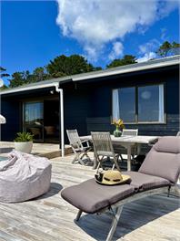 Bazza's Beach House - Great Barrier Island
