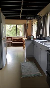 cliffs road farm cottage - TIMARU 7974