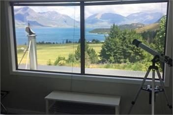 Private Cottage with Hot Tub & Amazing Lake Views - Queenstown