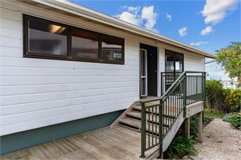 Waterfront Charm (Bachcare) - Snells Beach