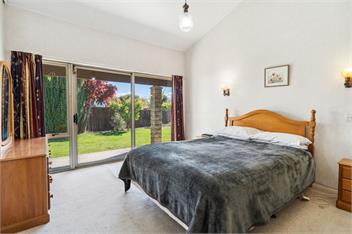 Sunlit Solace (Bachcare) - Wanaka