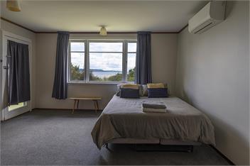 Lounge to Lake - Water's Edge, Lake Rotorua - Rotorua