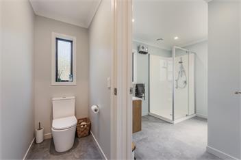Kaiteriteri Beach House - Renovated & Steps from the Beach - Tasman