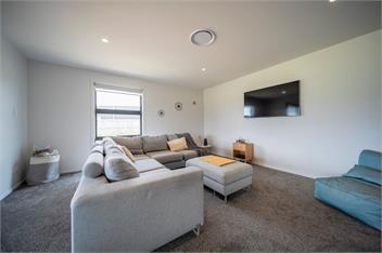 Breaksea Basecamp (Bachcare) - Te Anau