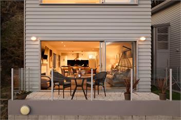 Lake Views on De La Mare Place, 3 BDR, Free Wi-Fi - Queenstown