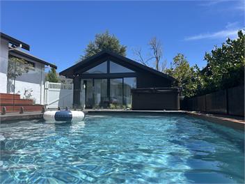 Large Family Home with pool and next to park - Wanaka