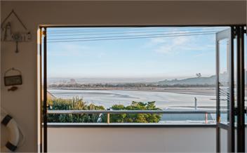 Pukehina Beach. Accommodating 19 guests. - Tepuke