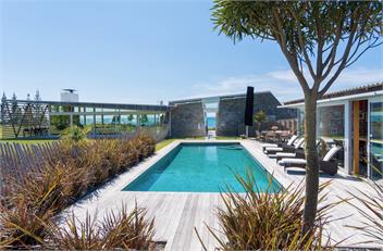 Kina Retreat - Main House with Pool Access -