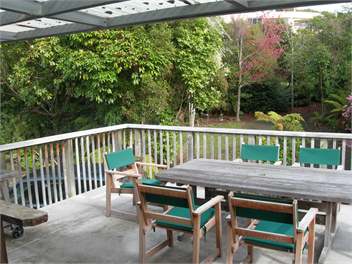 Waterfront Bach, 913 Acacia Bay Road, Taupo - Taupo