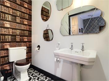 Historic Winter Ski Cottage/Summer River Cottage. - Queenstown