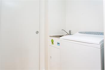 Large and Spacious Newly Built Townhouse - christchurch 