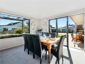 Mount Iron Magic (Bachcare) - Wanaka