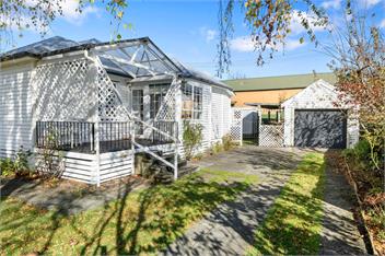 Centrally Located (Bachcare) - Greytown