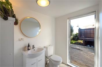 OCEAN BREEZE COTTAGE - Coast & Country - Waiheke Island