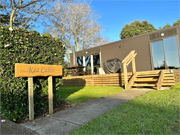 Modern One Bedroom Tiny Home with Full Kitchen - Auckland