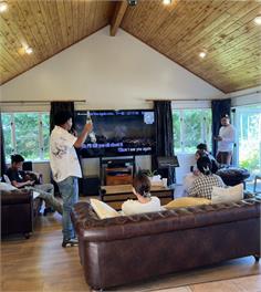 Hilltop farm house- Perfect for groups and Gatherings - Auckland 